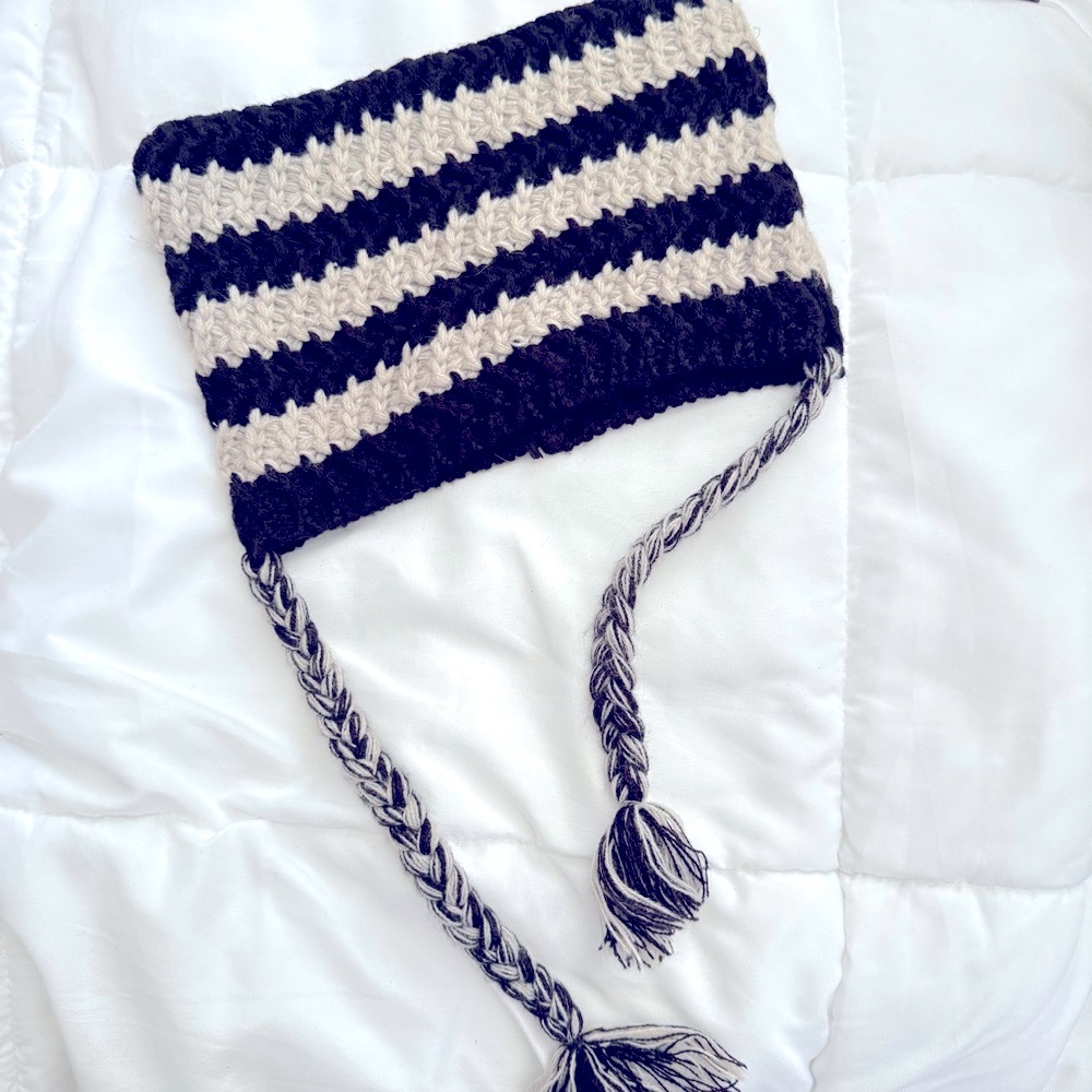 Striped Black and Cream Knit Hot Topic Hat